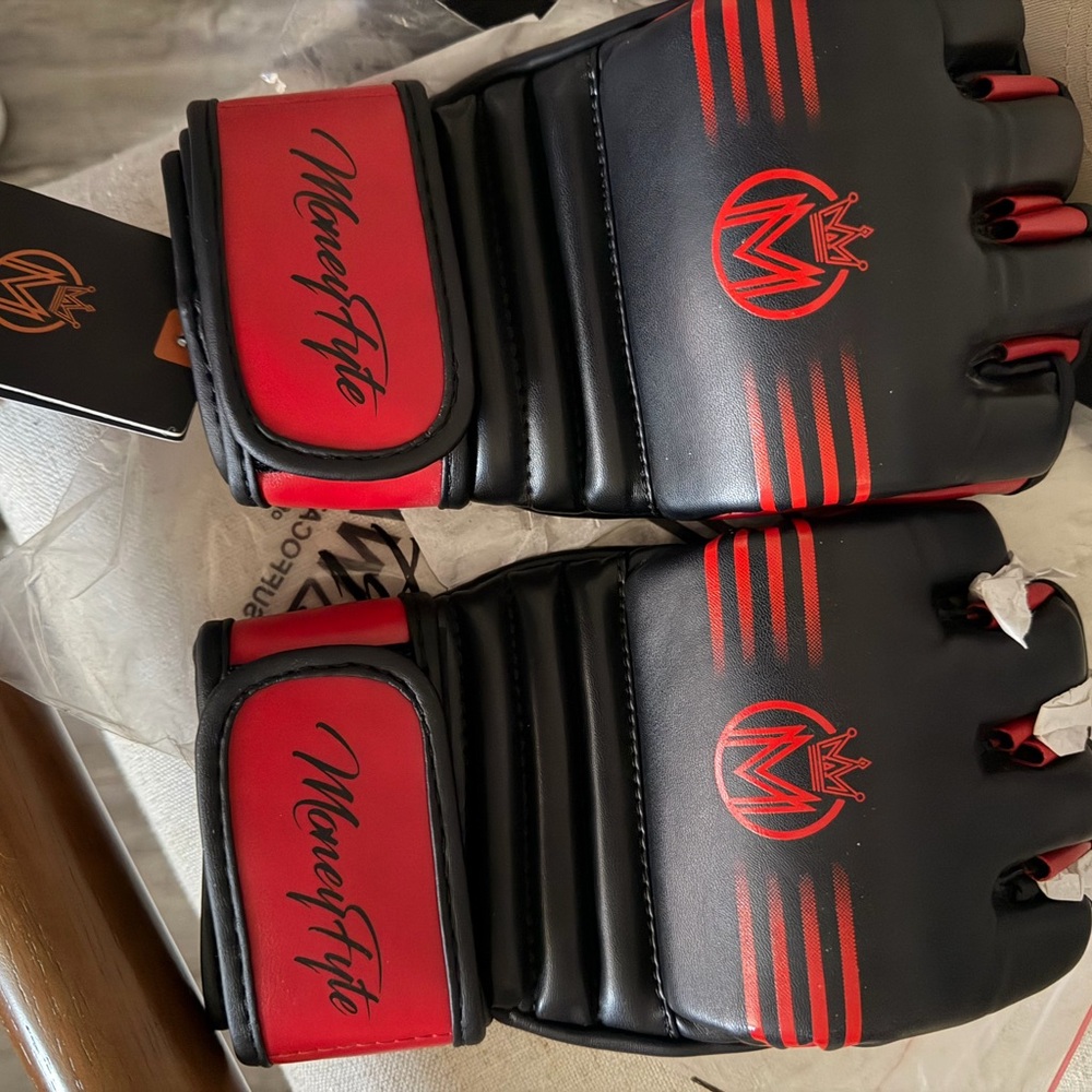 Black and Red Training Gloves brand new!